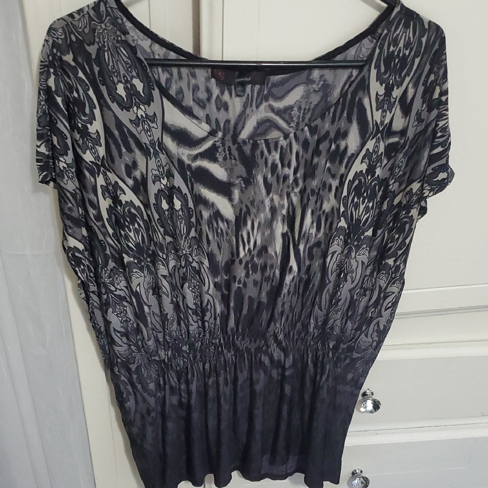 HeartSoul Black and Gray Patterned Blouse